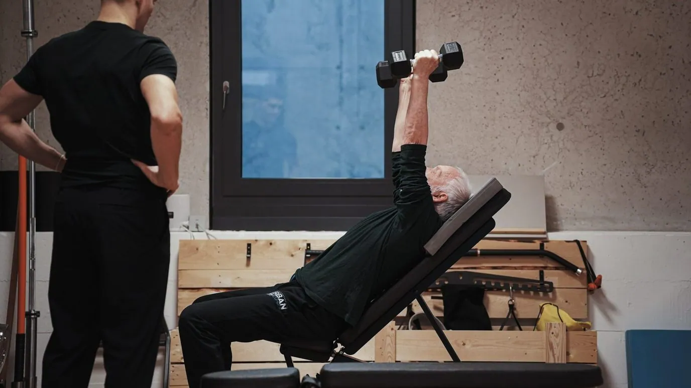 Krafttraining ab 50: Wie du Muskeln, Knochen und Selbstständigkeit zurückgewinnst